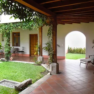 https://chez-daniel.guatemalaantiguahotels.com
